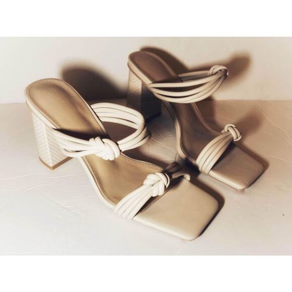 NWOT Cream Beige Slip On Open Square Toe Chunky Block Heel Sandals Size 9 - Picture 4 of 10